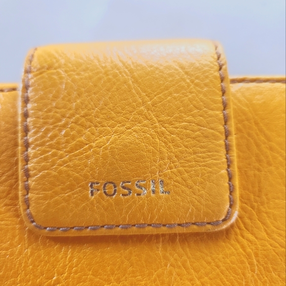 Leather Fossil Wallet - Picture 4 of 4